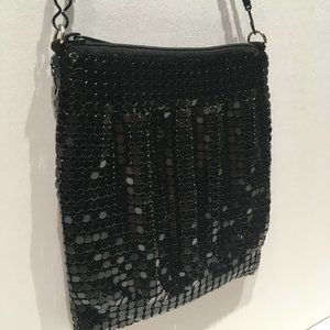 BLACK MESH BAG WITH LONG CHAIN STRAP